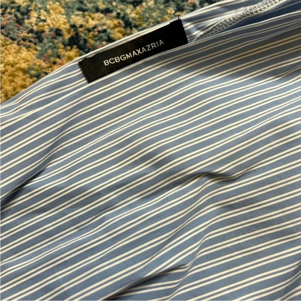 BCBG One-Shoulder Blue Striped Top NWT Size L - Picture 4 of 5
